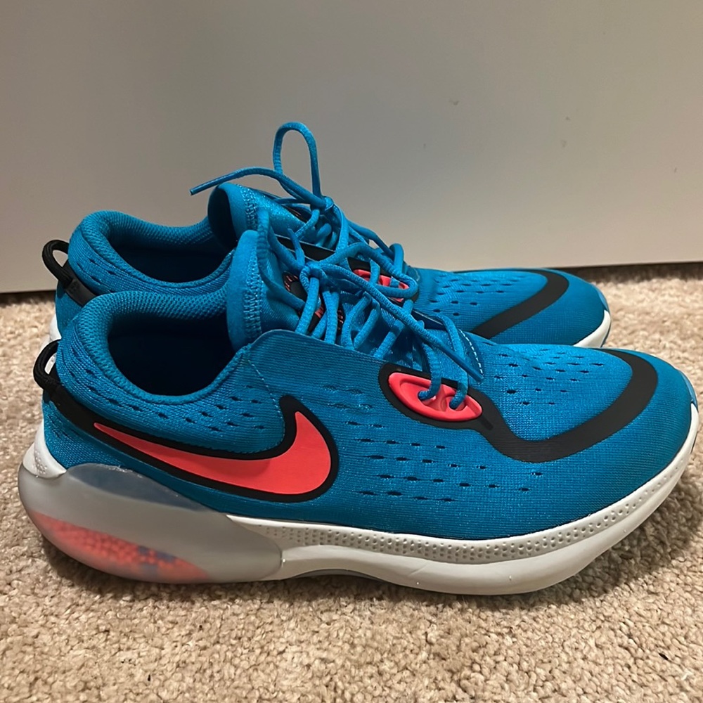Nike Joyride Dual Run- Grade school/Big Kids size 7Y (women’s 8.5-9)